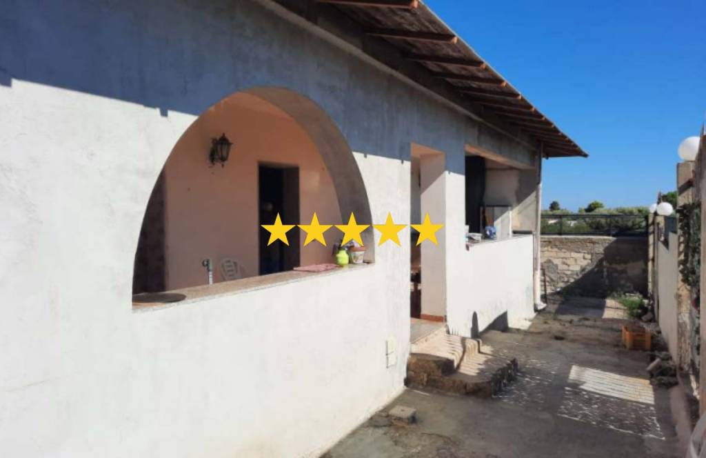 casa indipendente in vendita a Siracusa in zona Isola / Plemmirio