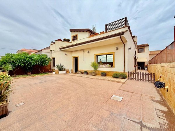 casa indipendente in vendita a Siracusa in zona Epipoli