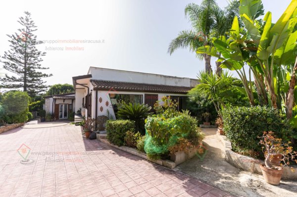 casa indipendente in vendita a Siracusa in zona Ognina
