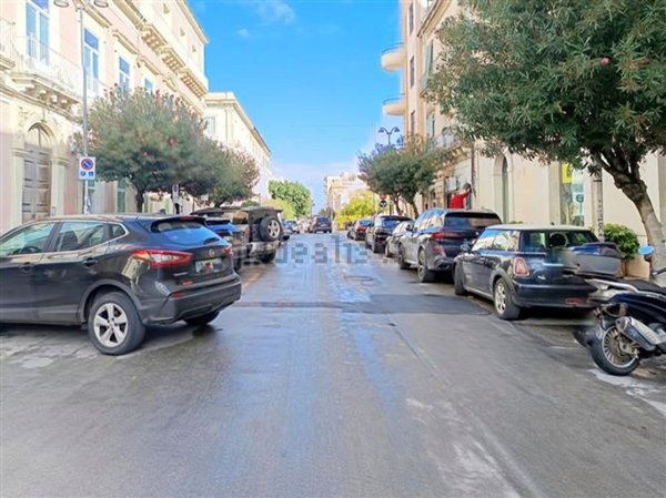locale commerciale in vendita a Siracusa in zona Isola Ortigia