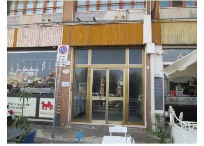 locale commerciale in vendita a Siracusa in zona Isola Ortigia