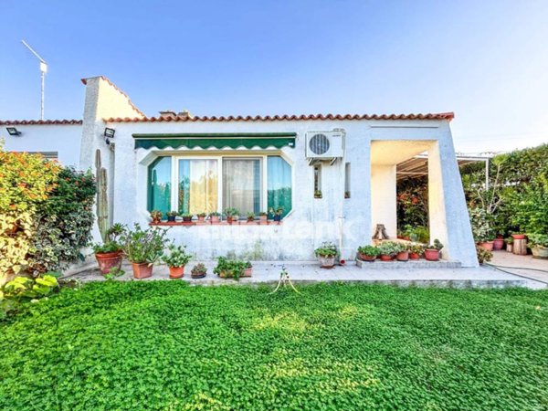 casa indipendente in vendita a Siracusa in zona Fontane Bianche