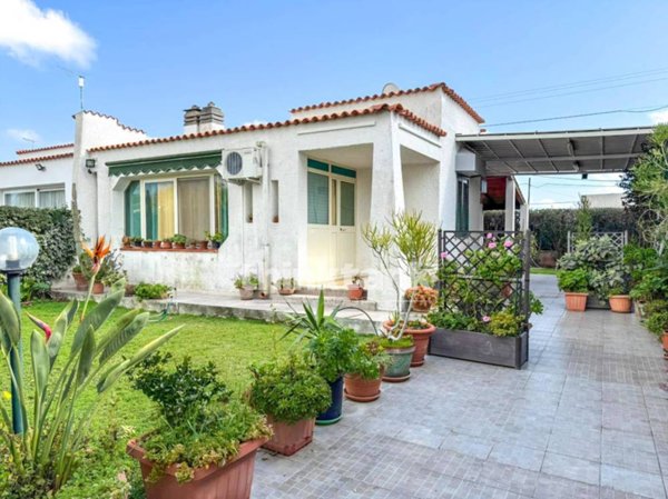 casa indipendente in vendita a Siracusa in zona Fontane Bianche