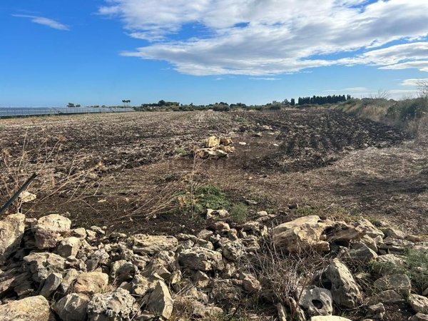 terreno edificabile in vendita a Siracusa in zona Belvedere