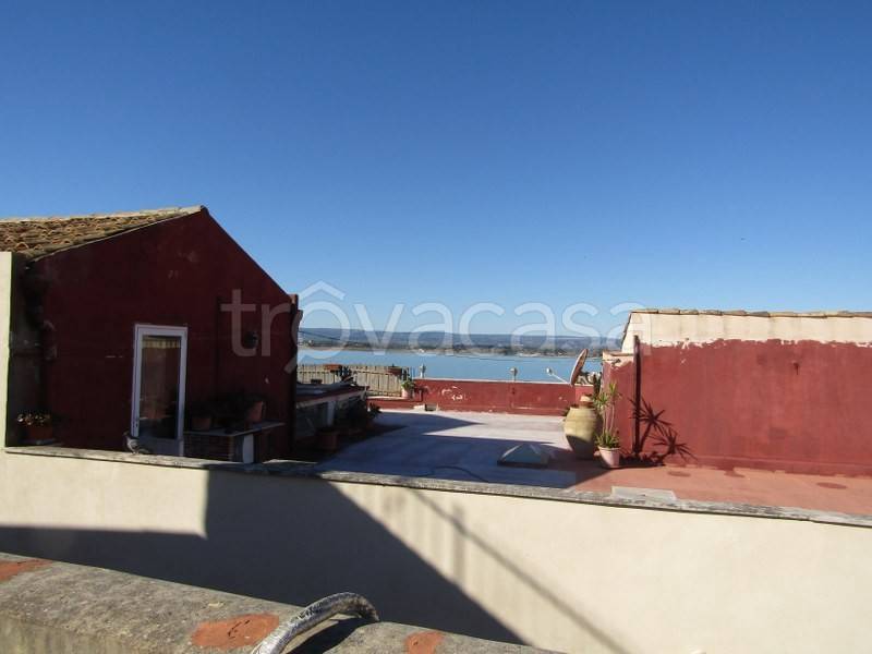 appartamento in vendita a Siracusa in zona Isola Ortigia