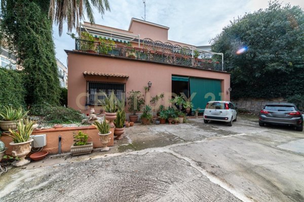 casa indipendente in vendita a Siracusa in zona Scala Greca