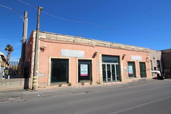 negozio in vendita a Siracusa in zona Isola Ortigia