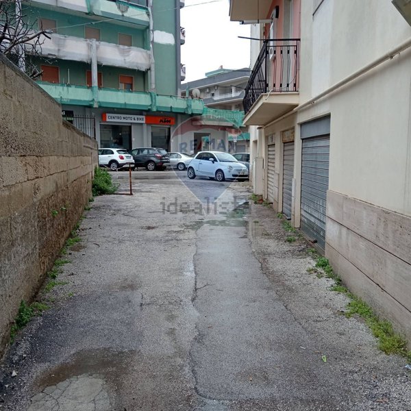 locale di sgombero in vendita a Siracusa