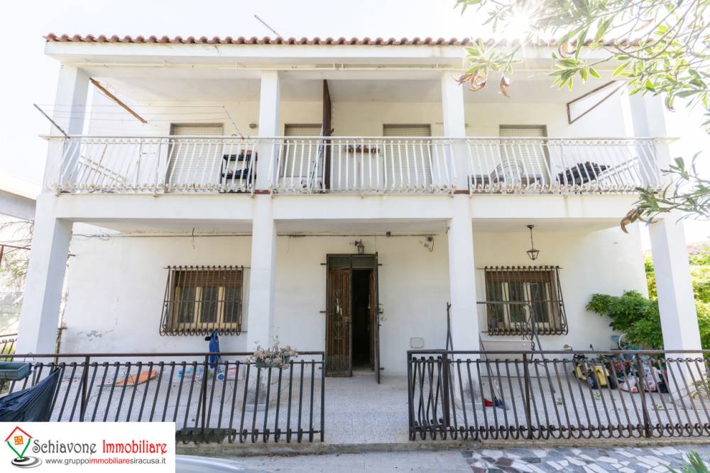 casa indipendente in vendita a Siracusa in zona Scala Greca