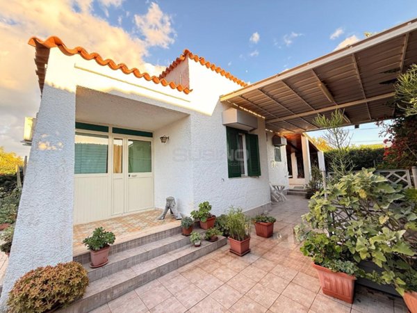casa indipendente in vendita a Siracusa in zona Fontane Bianche