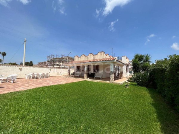 casa indipendente in vendita a Siracusa in zona Arenella