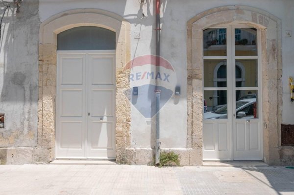 casa indipendente in vendita a Siracusa in zona Borgata