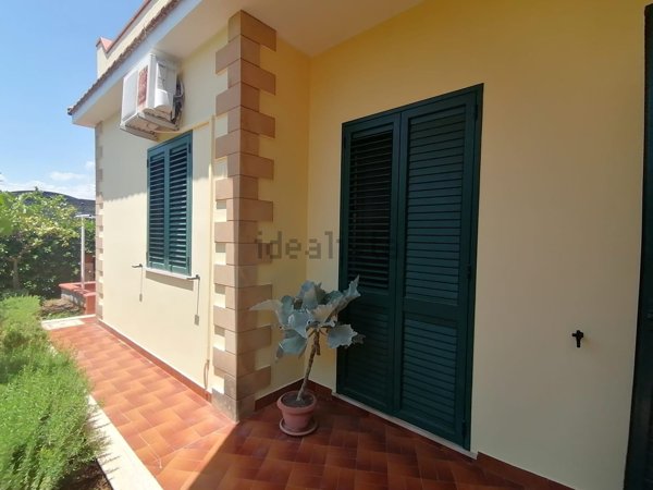 casa indipendente in vendita a Siracusa in zona Fontane Bianche