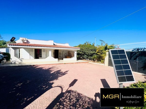 casa indipendente in vendita a Siracusa in zona Fontane Bianche