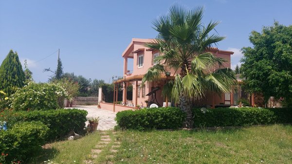 casa indipendente in vendita a Siracusa in zona Fontane Bianche