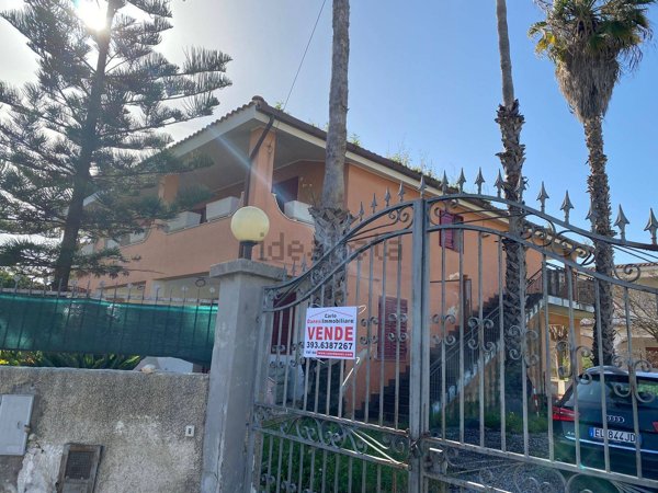 casa indipendente in vendita a Siracusa in zona Arenella
