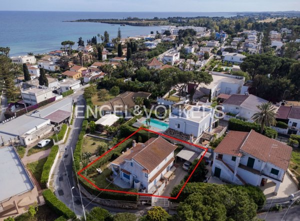 casa indipendente in vendita a Siracusa in zona Fontane Bianche