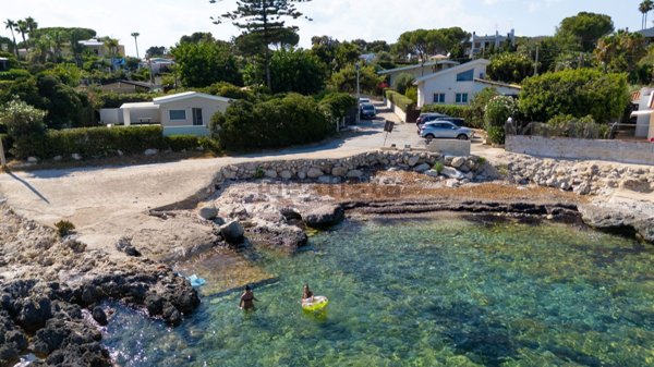 casa indipendente in vendita a Siracusa in zona Fontane Bianche