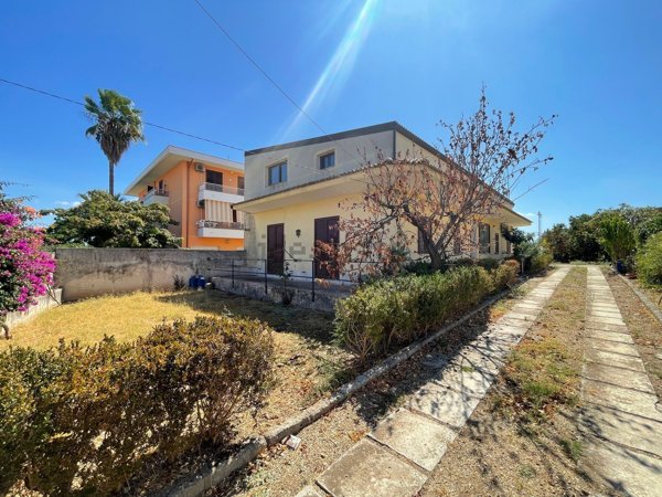 casa indipendente in vendita a Siracusa in zona Belvedere