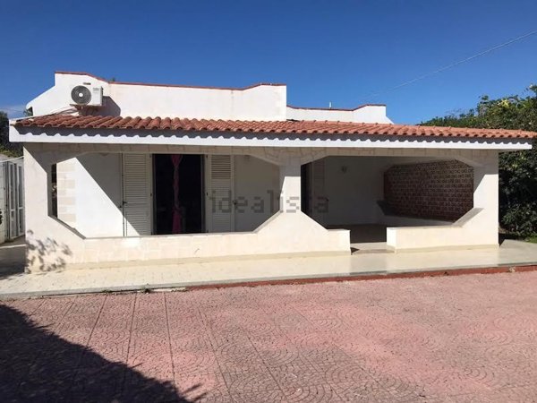 casa indipendente in vendita a Siracusa in zona Fontane Bianche