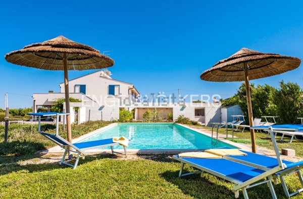 casa indipendente in vendita a Siracusa in zona Isola / Plemmirio