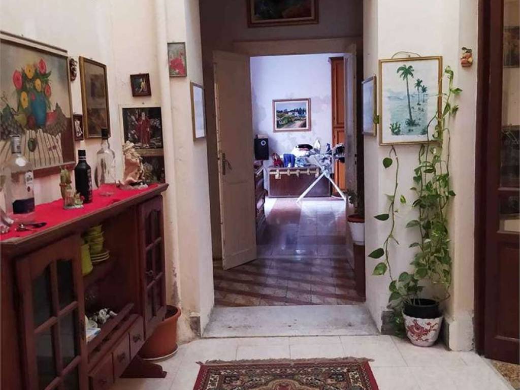 esavano in vendita a Siracusa in zona Isola Ortigia