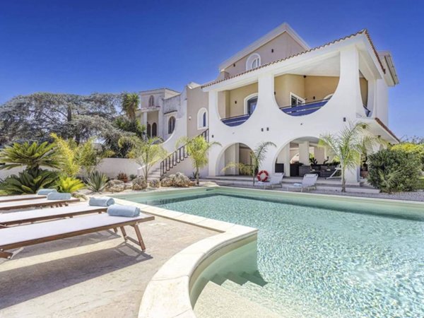 casa indipendente in vendita a Siracusa in zona Fontane Bianche