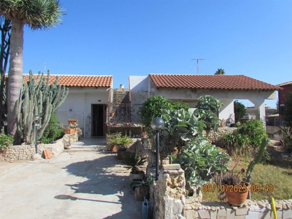 casa indipendente in vendita a Siracusa in zona Isola / Plemmirio