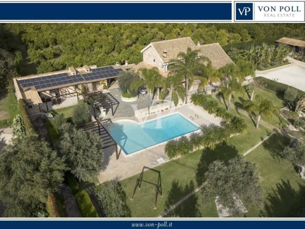 casa indipendente in vendita a Siracusa in zona Centro Città