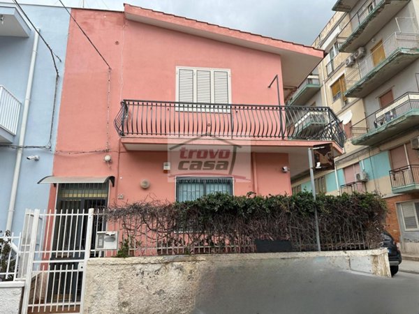 casa indipendente in vendita a Siracusa in zona Grottasanta