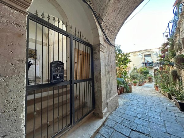 appartamento in vendita a Siracusa in zona Isola Ortigia