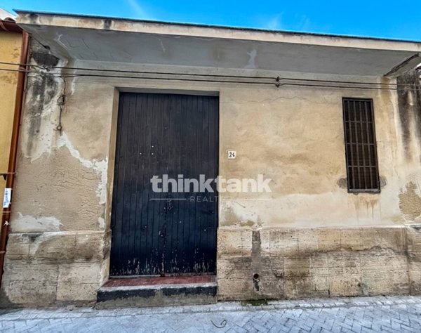 negozio in vendita a Siracusa in zona Centro Città