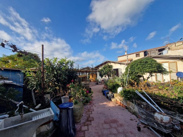 casa indipendente in vendita a Siracusa in zona Isola / Plemmirio