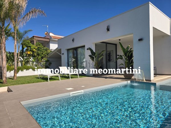 casa indipendente in vendita a Siracusa in zona Fontane Bianche