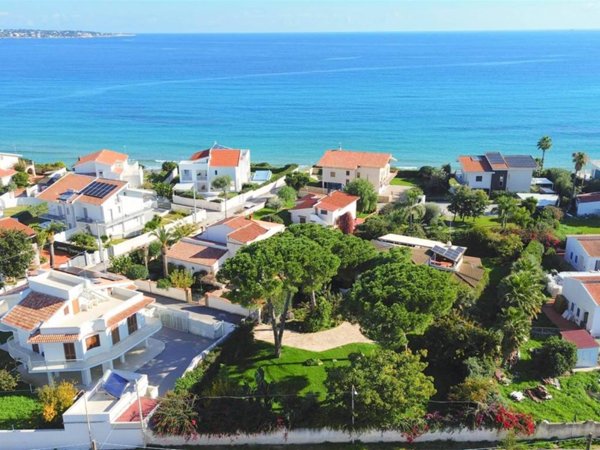 casa indipendente in vendita a Siracusa in zona Isola / Plemmirio