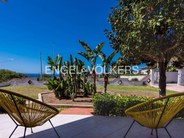 casa indipendente in vendita a Siracusa in zona Arenella