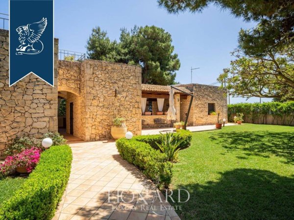 casa indipendente in vendita a Siracusa in zona Isola / Plemmirio