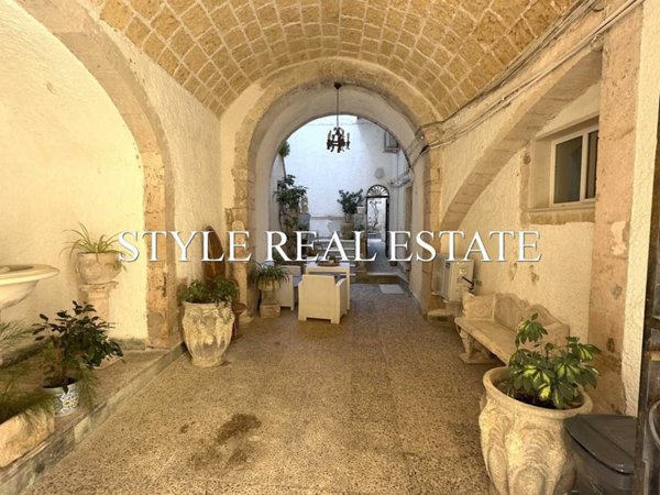 negozio in vendita a Siracusa in zona Isola Ortigia