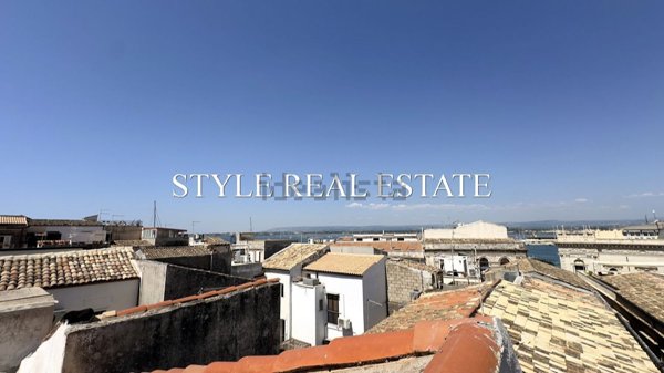 appartamento in vendita a Siracusa in zona Isola Ortigia