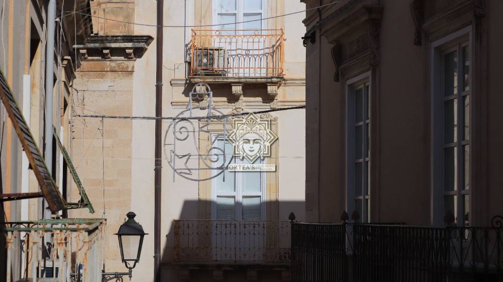 appartamento in vendita a Siracusa in zona Isola Ortigia