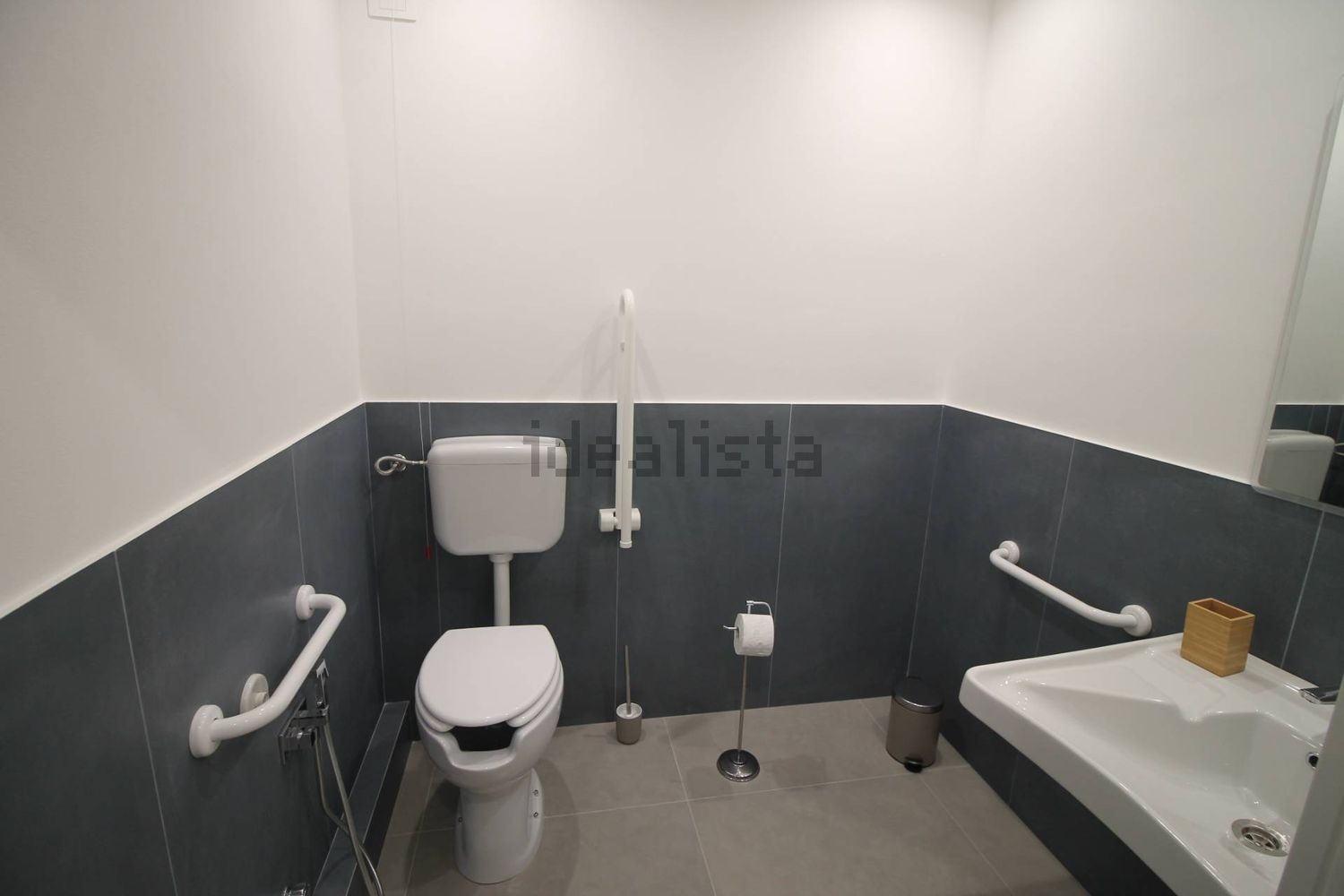 locale commerciale in vendita a Siracusa in zona Centro Città