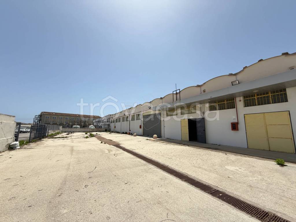 negozio in vendita a Siracusa in zona Isola Ortigia