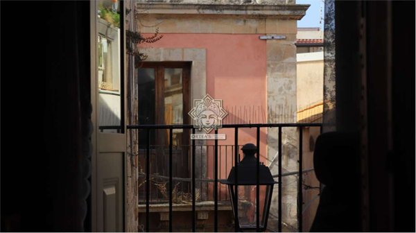 casa indipendente in vendita a Siracusa in zona Isola Ortigia