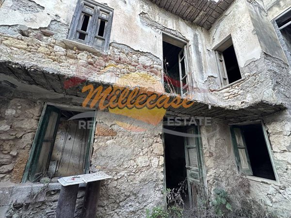 intera palazzina in vendita a Siracusa in zona Borgata