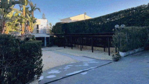 pentavano in vendita a Siracusa in zona Fontane Bianche