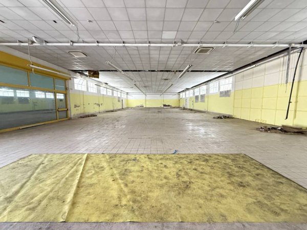 locale commerciale in vendita a Siracusa in zona Isola Ortigia