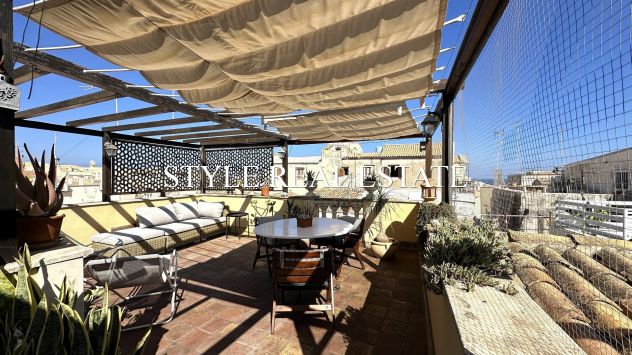 appartamento in vendita a Siracusa in zona Isola Ortigia