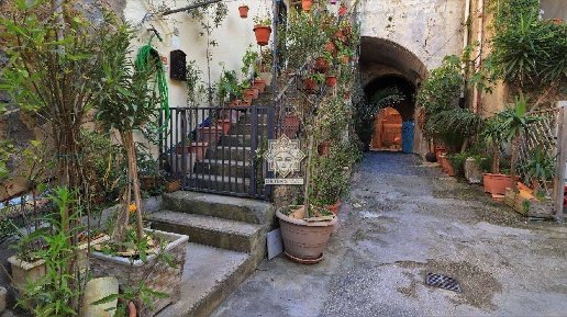 casa indipendente in vendita a Siracusa in zona Isola Ortigia