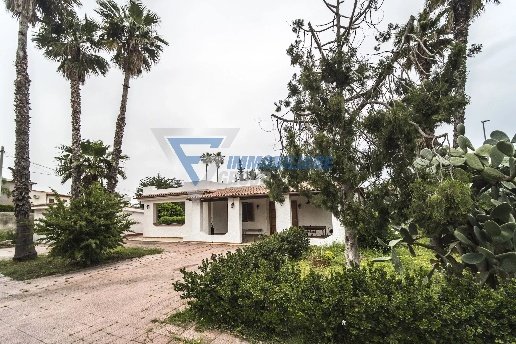 casa indipendente in vendita a Siracusa in zona Fontane Bianche