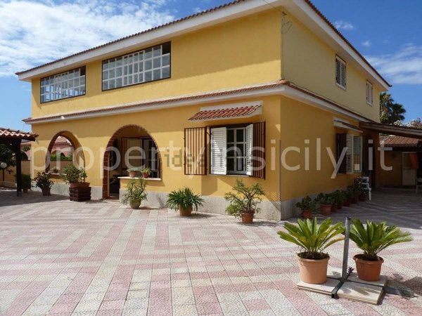 casa indipendente in vendita a Siracusa in zona Ognina